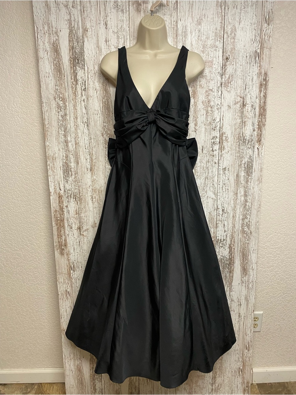 Betsy & Adam Black V-Neck Bow-Detail Prom Dress